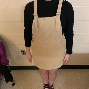 Women’s overall dress. Never worn. Forever 21.